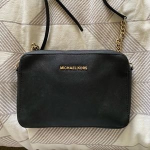 MICHAEL MICHAEL KORS black crossbody 
Ginny Leather Crossbody Bag
